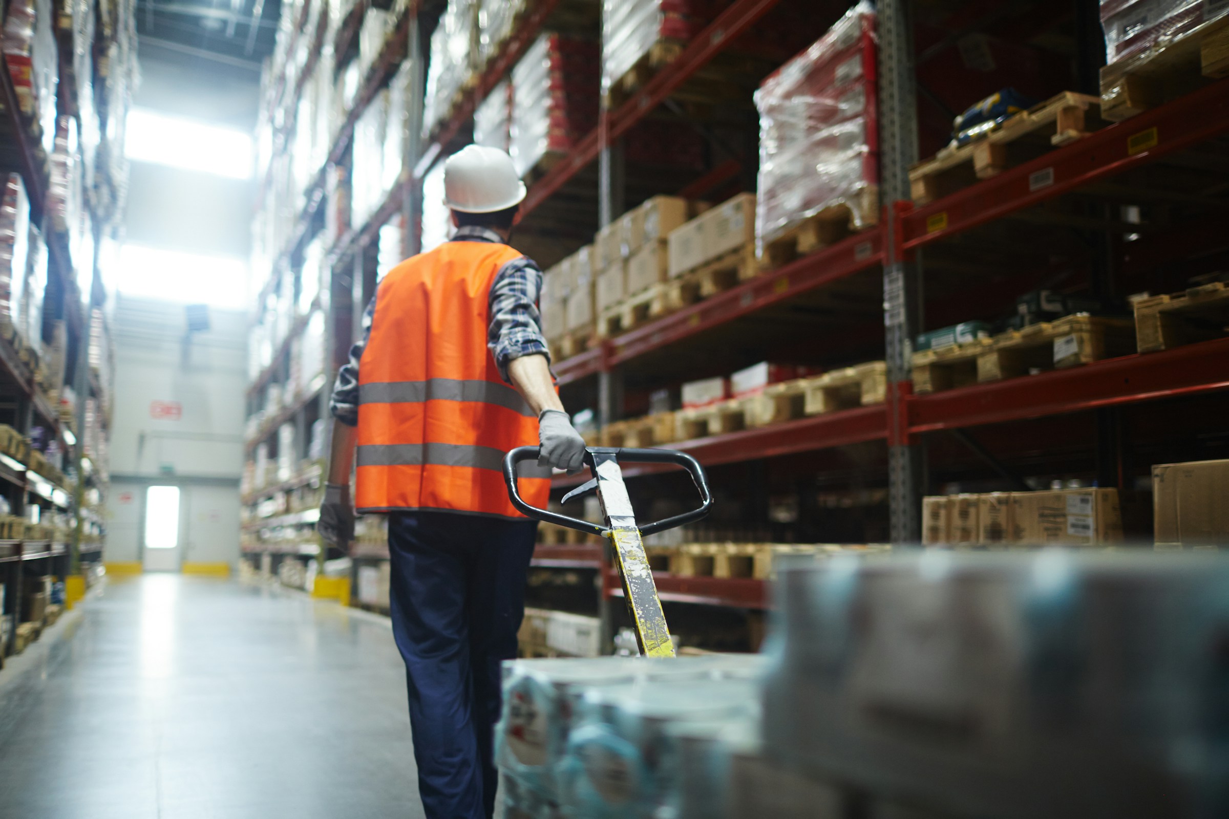 Distribution warehouse / racking